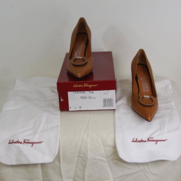 Salvatore Ferragamo Cheyenne Natural Calf Heels 9.5B w/ Box Y2K - Picture 11 of 12